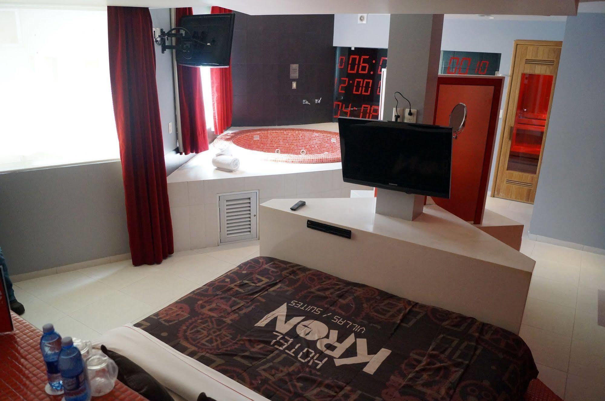 Love Hotel Kron Mexico By Eksteriør billede